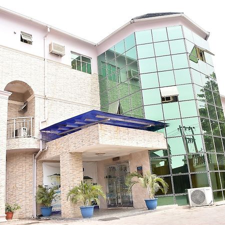 Dublina Suites Festac Town Ngoại thất bức ảnh