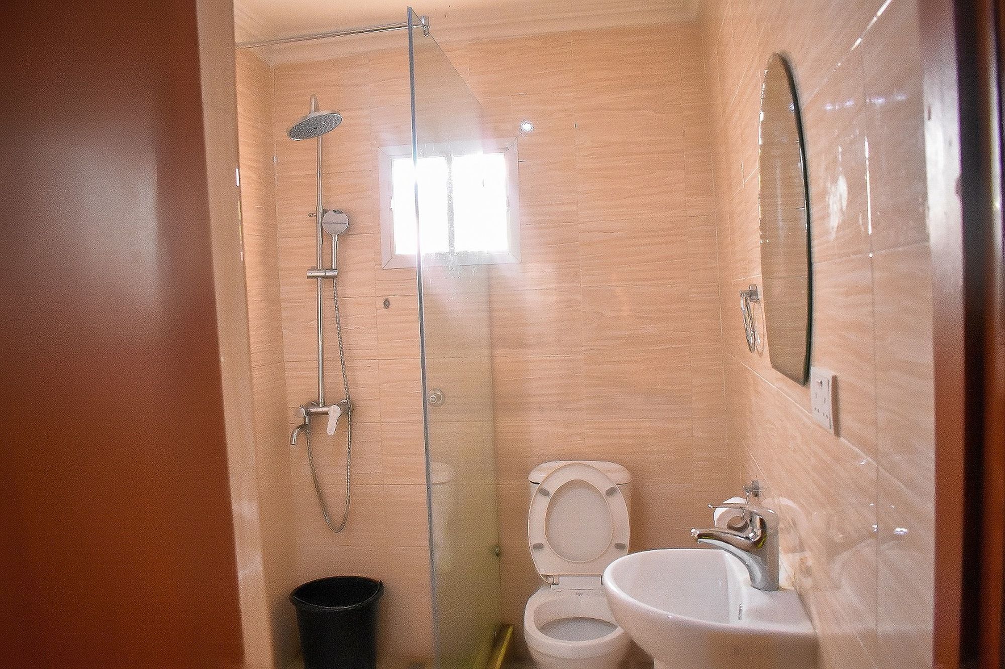 Dublina Suites Festac Town Ngoại thất bức ảnh