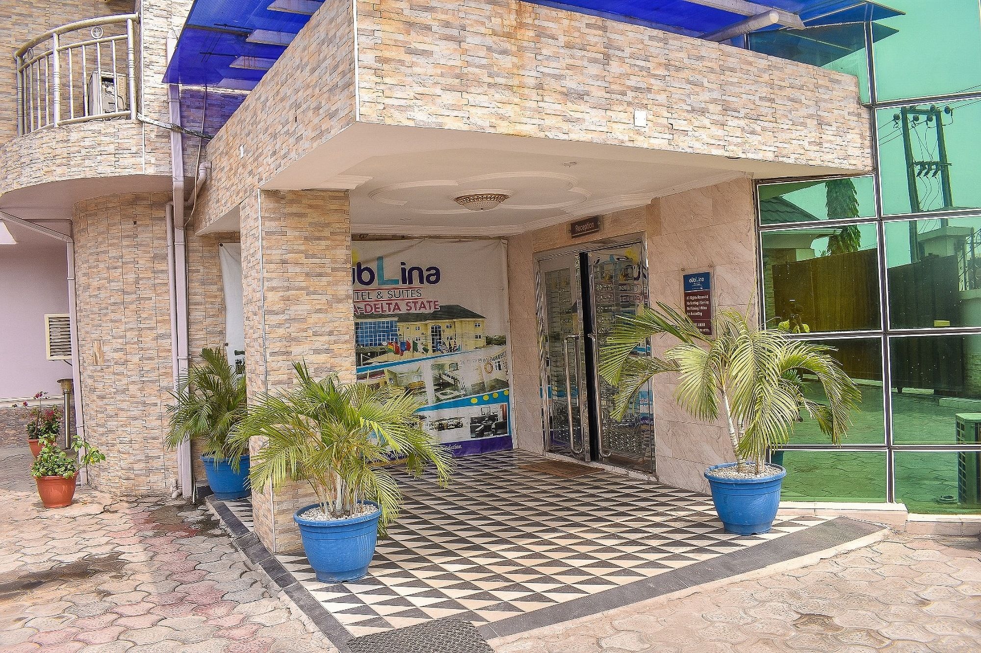 Dublina Suites Festac Town Ngoại thất bức ảnh